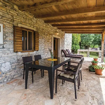 2 Bedroom Gorgeous In *