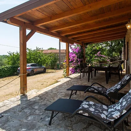Сasa de vacaciones Cozy In With House A Panoramic View Buje